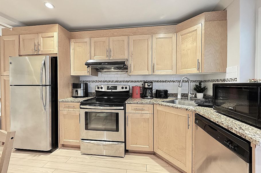 1436 Bewicke Avenue North Vancouver, BC - 24