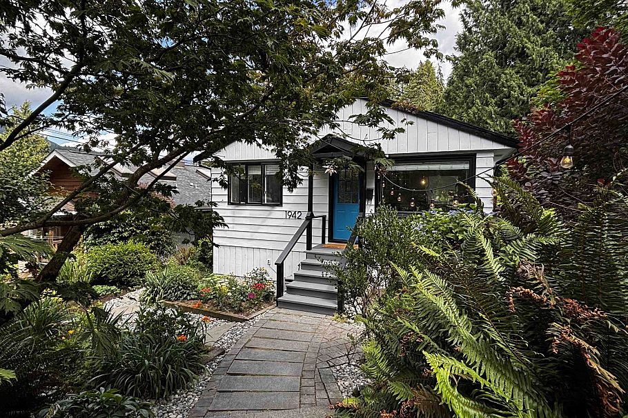 1942 Banbury Road North Vancouver, BC - 1