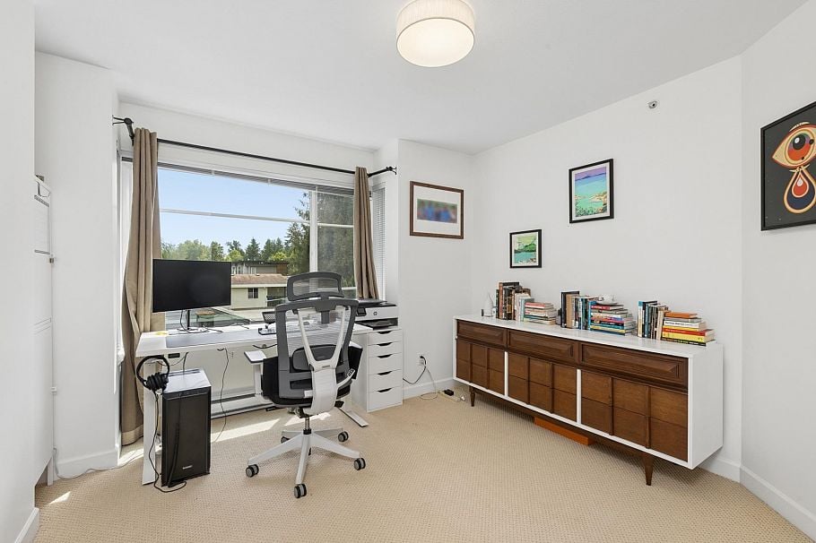 9 3175 Baird Road North Vancouver, BC - 21