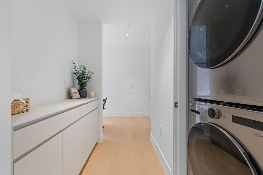 1 2926 W 12th Avenue Vancouver, BC - 13