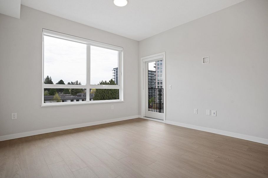 612 110 E 17th Street North Vancouver, BC - 2