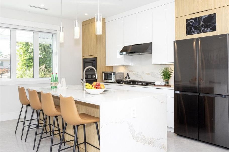 1470 W 57th Avenue Vancouver, BC - 9