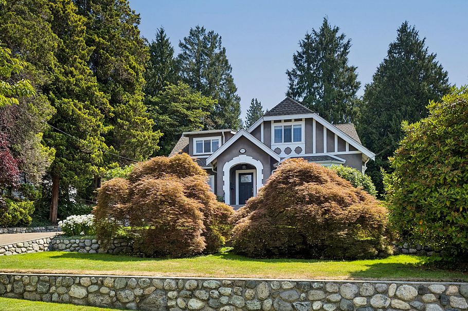 5808 Olympic Street Vancouver, BC - 1