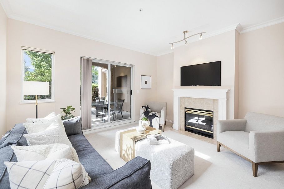 206 678 W Queens Road North Vancouver, BC - 2
