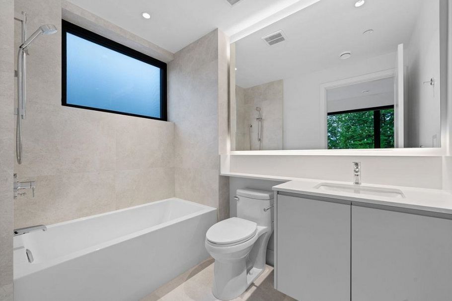 1 2926 W 12th Avenue Vancouver, BC - 9