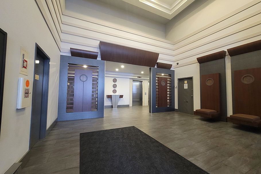 214 488 Helmcken Street Vancouver, BC - 3