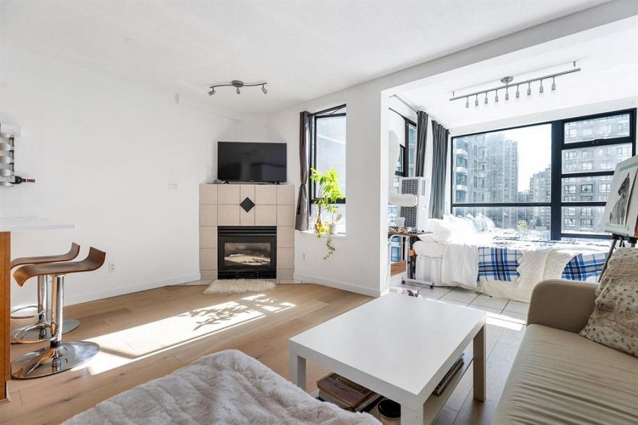 805 939 Homer Street Vancouver, BC - 1