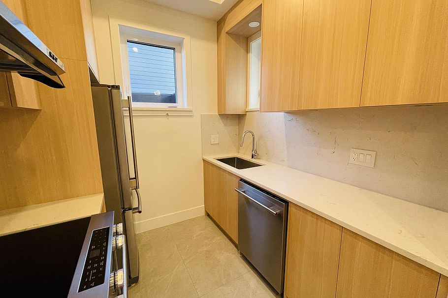 2 2452 Harrison Drive Vancouver, BC - 5