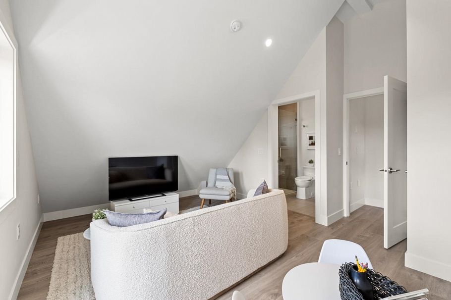 2 2528 Turner Street Vancouver, BC - 25