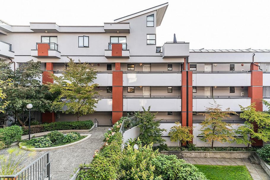 411 345 Lonsdale Avenue North Vancouver, BC - 27