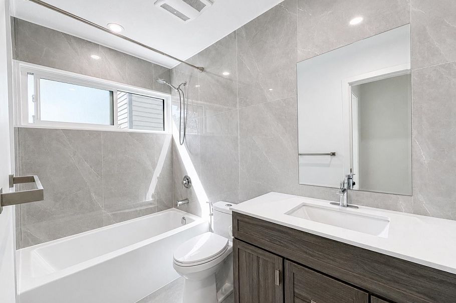 1741 Rufus Drive North Vancouver, BC - 17
