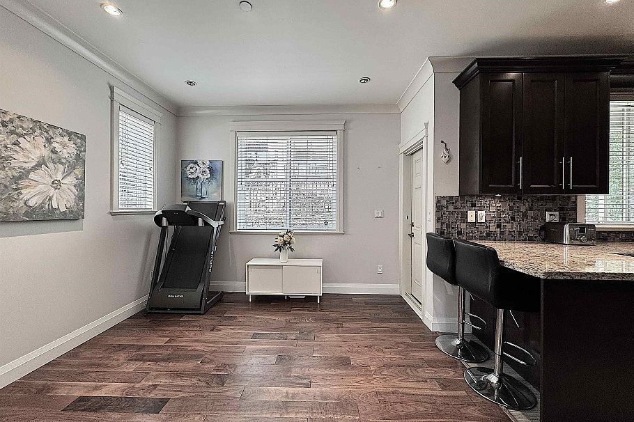 1436 Bewicke Avenue North Vancouver, BC - 11