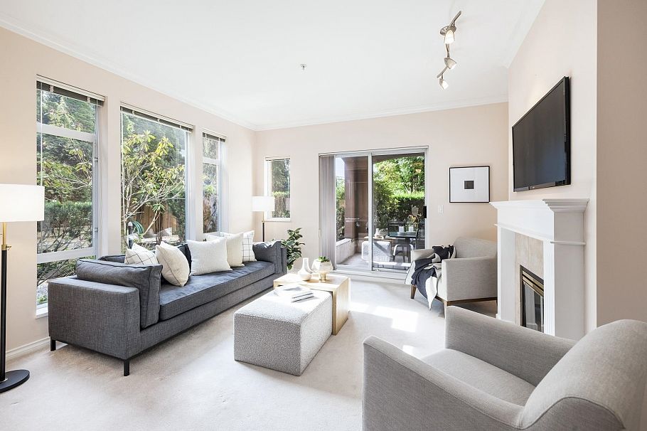 206 678 W Queens Road North Vancouver, BC - 1