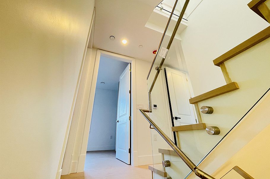 2 2452 Harrison Drive Vancouver, BC - 3