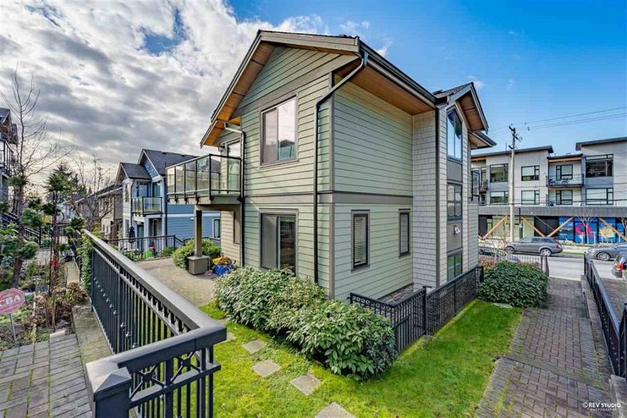 1436 Bewicke Avenue North Vancouver, BC - 2