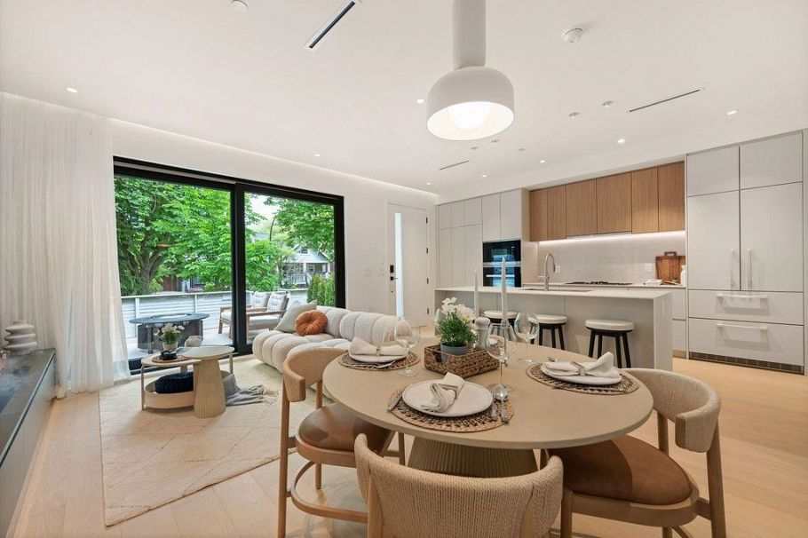 1 2926 W 12th Avenue Vancouver, BC - 3