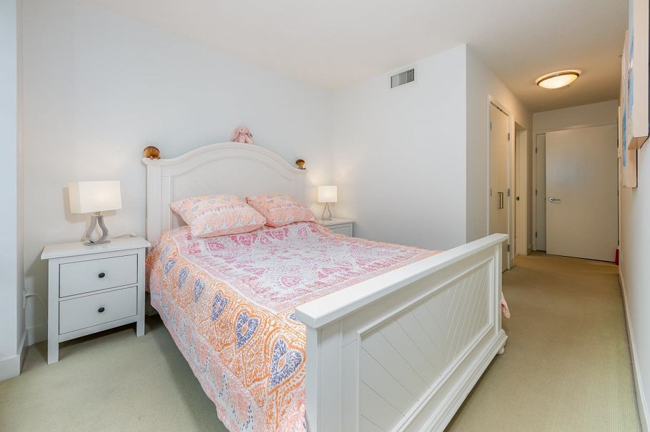 1051 Richards Street Vancouver, BC - 2