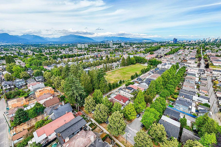 1807 E 38th Avenue Vancouver, BC - 7