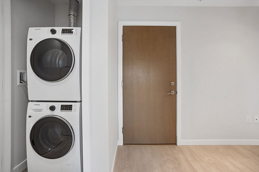 612 110 E 17th Street North Vancouver, BC - 6