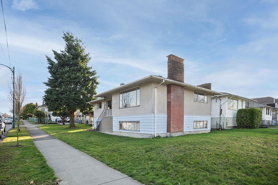 925 Nanaimo Street Vancouver, BC - 5