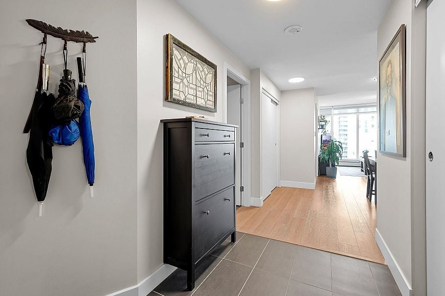 907 175 West 2nd St Street North Vancouver, BC - 4
