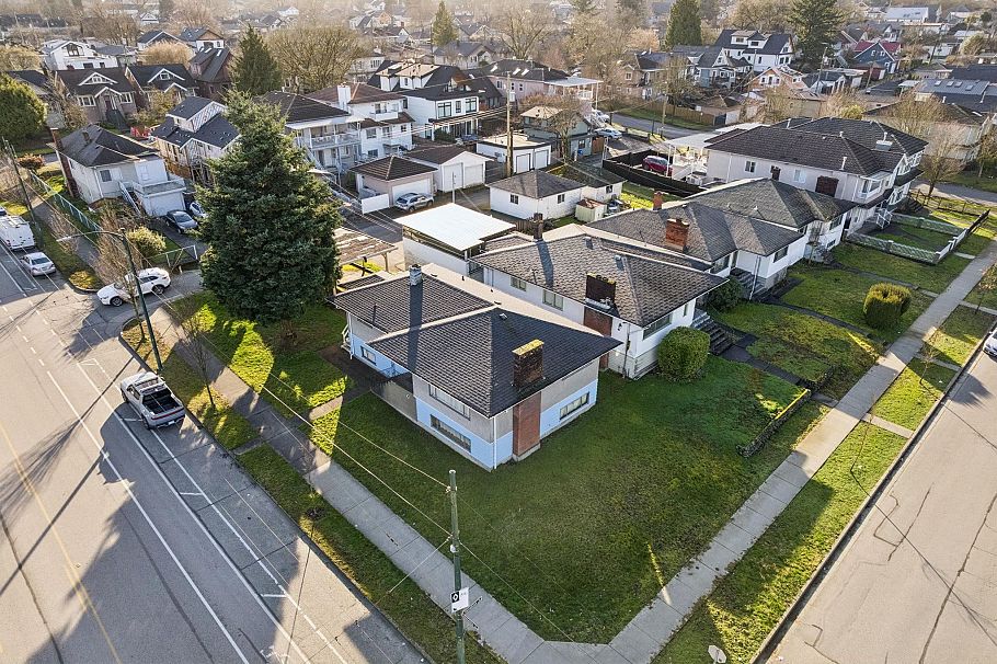 925 Nanaimo Street Vancouver, BC - 27