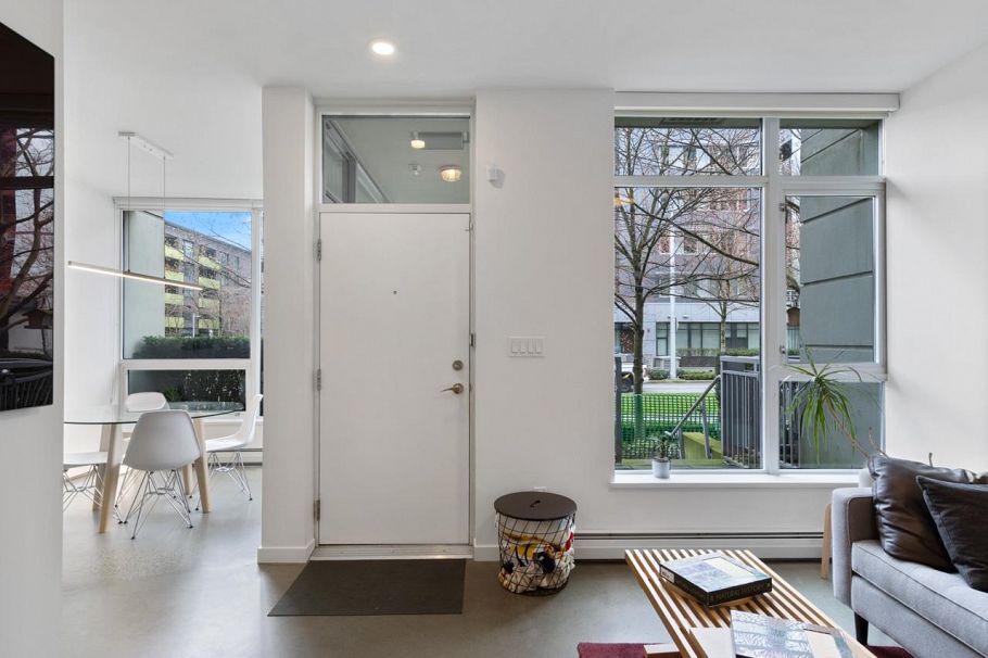 128 W 1st Avenue Vancouver, BC - 2