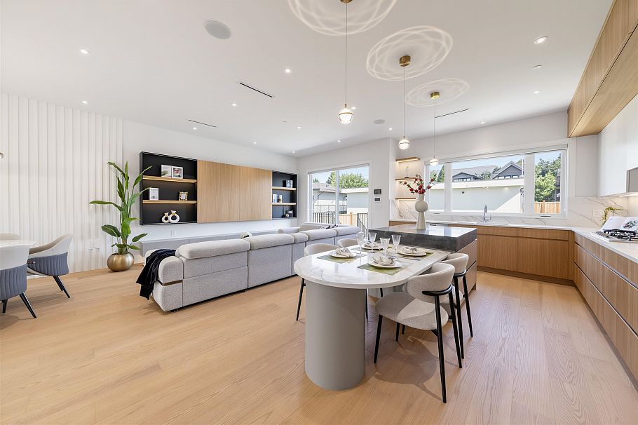 840 E 14th Street North Vancouver, BC - 9
