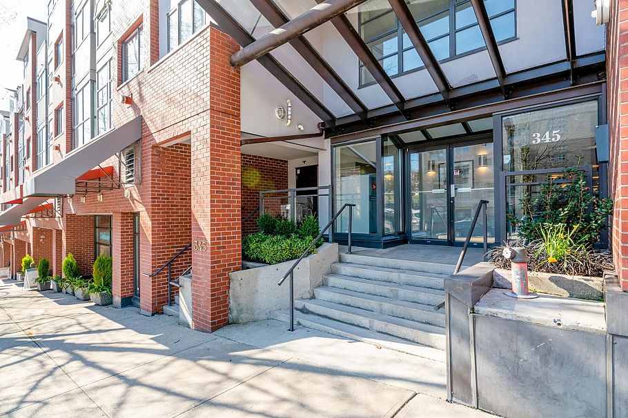411 345 Lonsdale Avenue North Vancouver, BC - 2