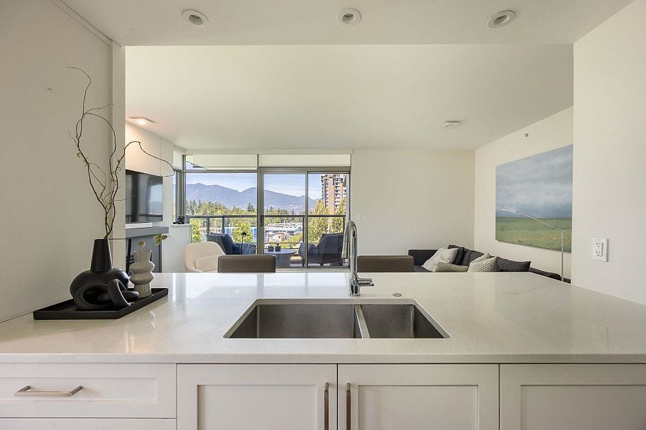 603 1680 Bayshore Drive Vancouver, BC - 4