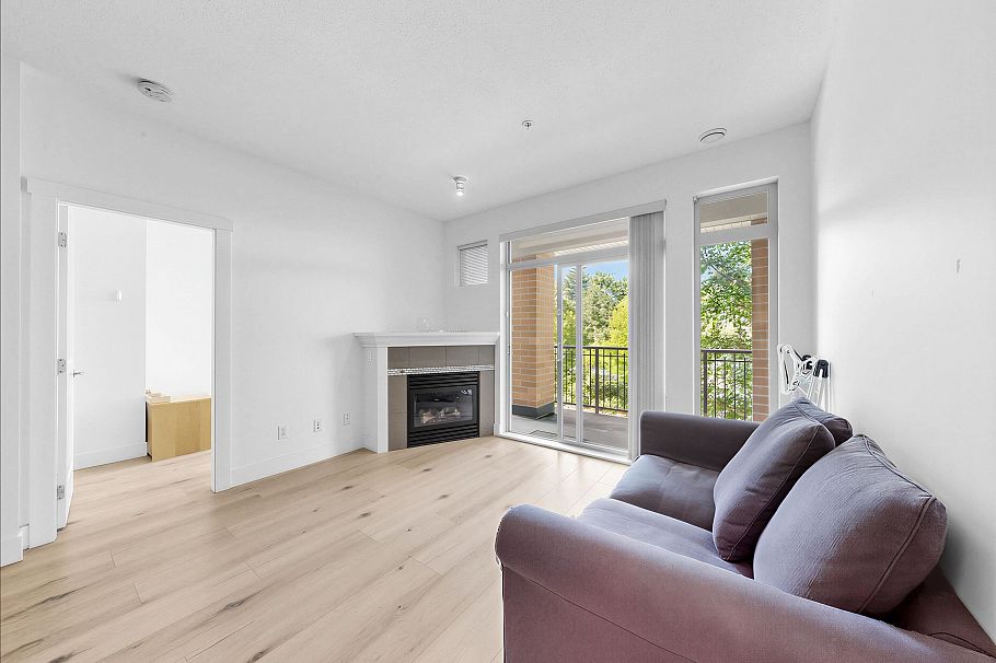319 2250 Wesbrook Mall Vancouver, BC - 4