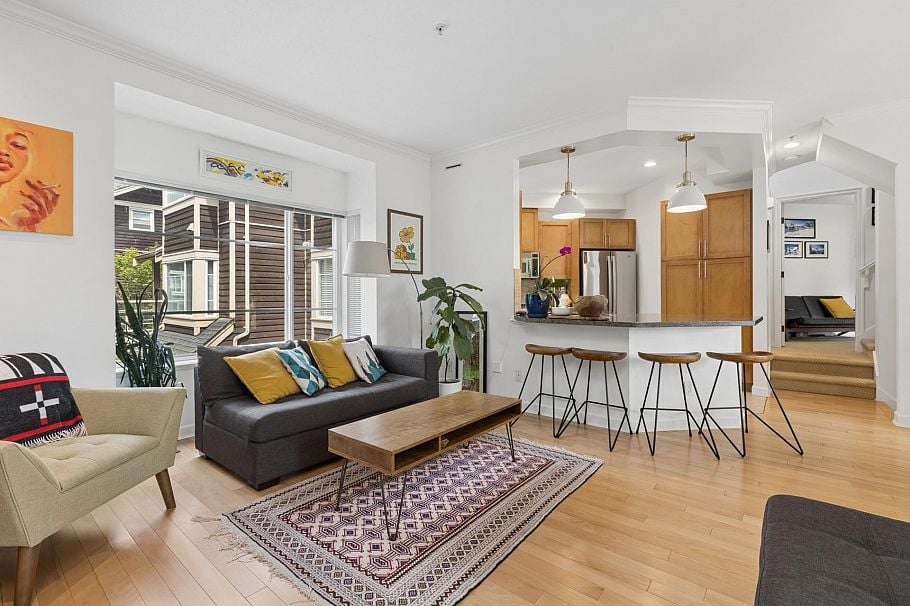 9 3175 Baird Road North Vancouver, BC - 7