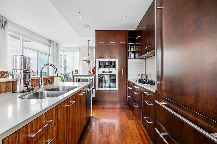 2901 1455 Howe Street Vancouver, BC - 18