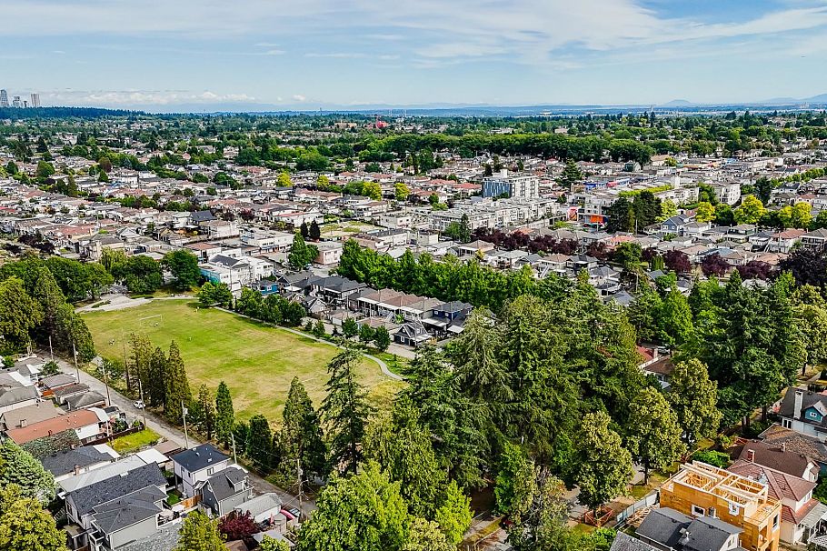 1807 E 38th Avenue Vancouver, BC - 10
