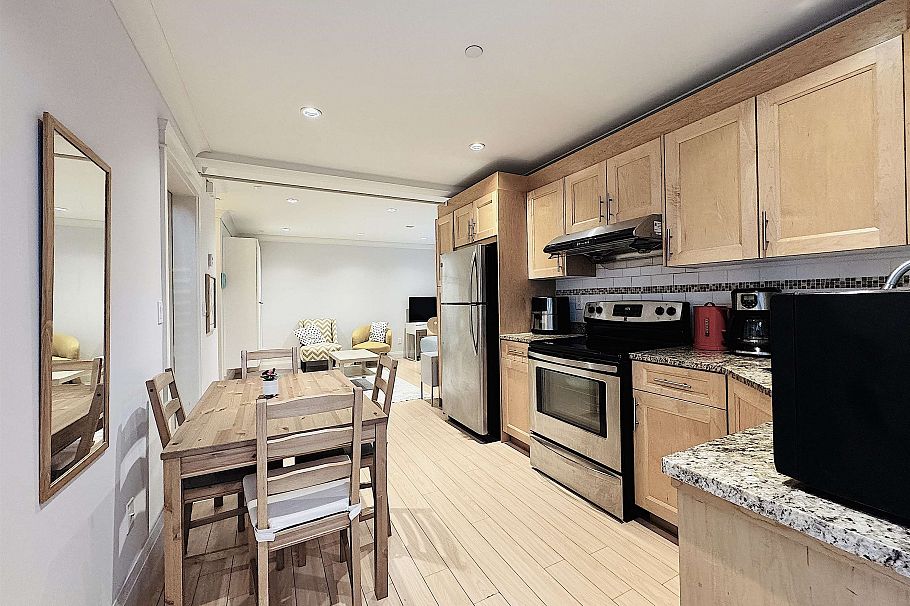 1436 Bewicke Avenue North Vancouver, BC - 23
