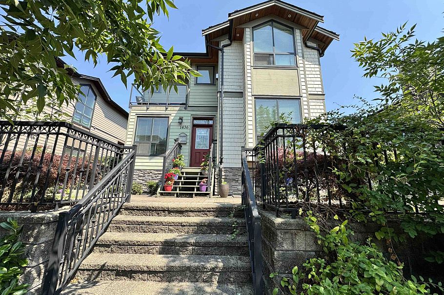 1436 Bewicke Avenue North Vancouver, BC - 1
