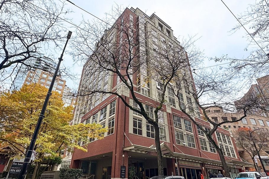 511 819 Hamilton Street Vancouver, BC - 1