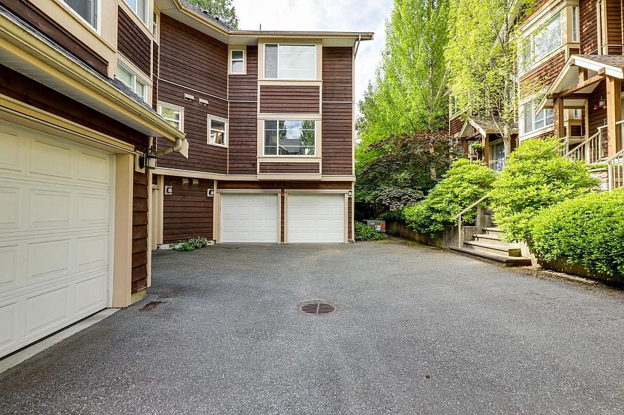9 3175 Baird Road North Vancouver, BC - 36