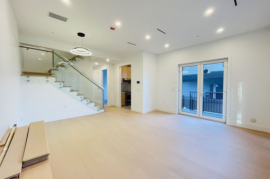 2 2452 Harrison Drive Vancouver, BC - 2
