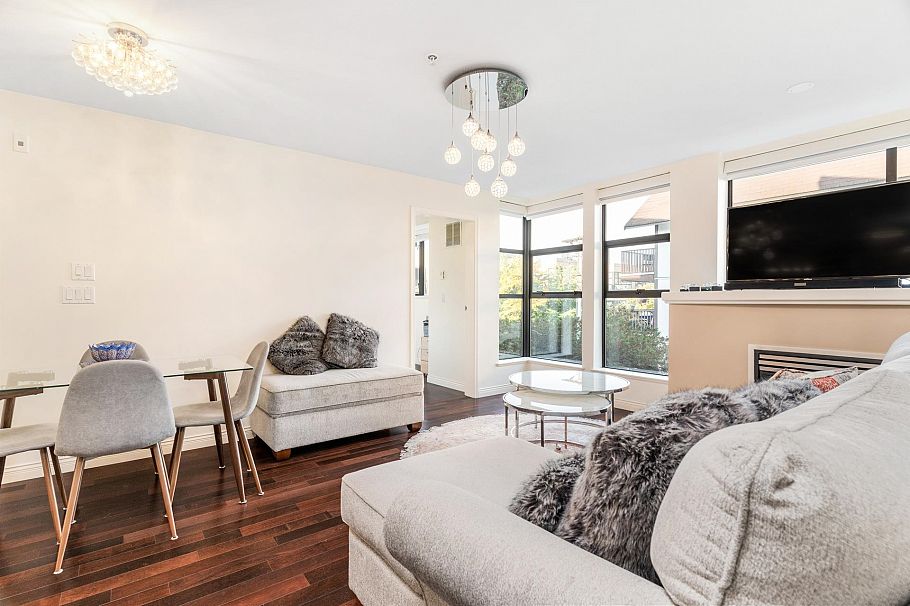 411 345 Lonsdale Avenue North Vancouver, BC - 4