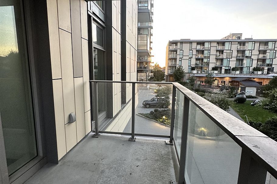 202 8181 Chester Street Vancouver, BC - 4
