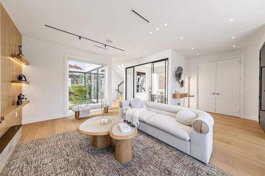 840 E 14th Street North Vancouver, BC - 6