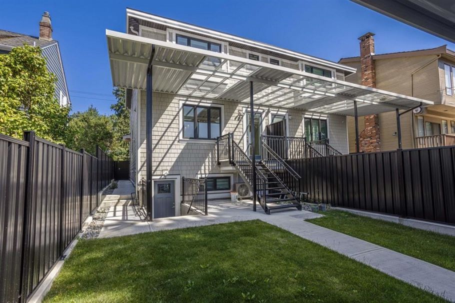 1470 W 57th Avenue Vancouver, BC - 32