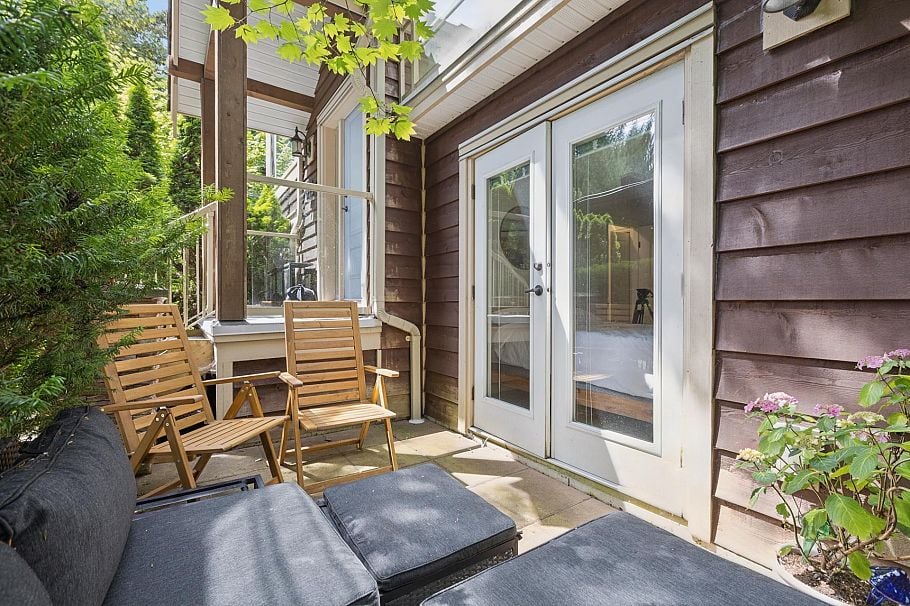 9 3175 Baird Road North Vancouver, BC - 30