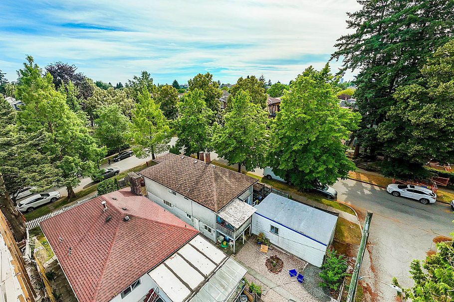 1807 E 38th Avenue Vancouver, BC - 3