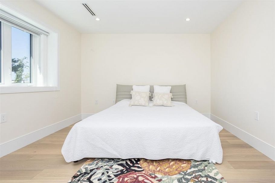 1470 W 57th Avenue Vancouver, BC - 14