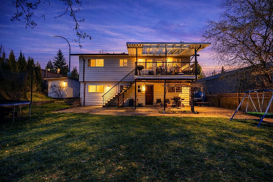 2333 Kirkstone Road North Vancouver, BC - 37