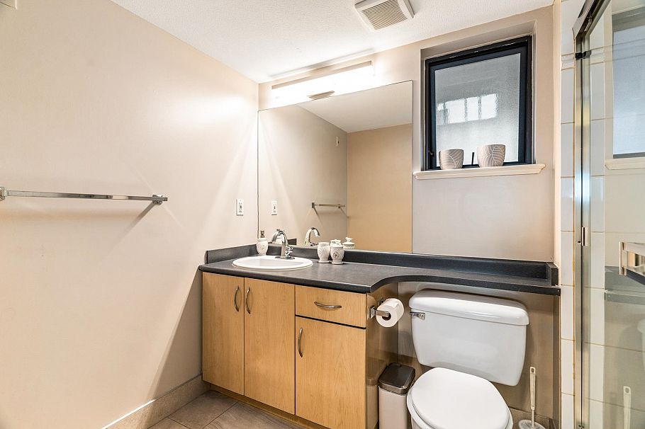 411 345 Lonsdale Avenue North Vancouver, BC - 18