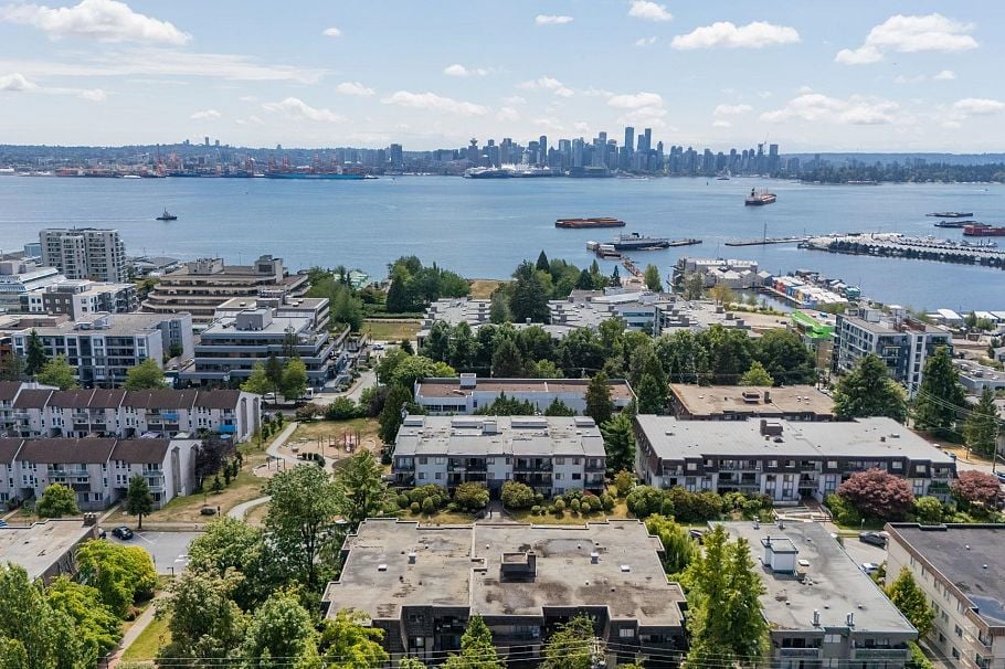 304 252 W 2nd Street North Vancouver, BC - 30
