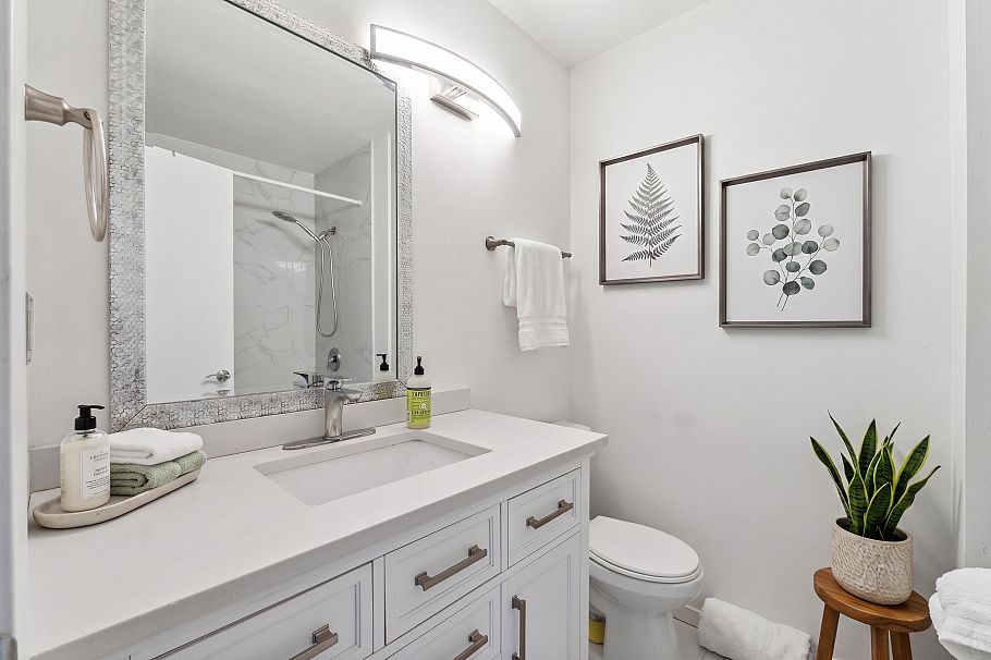 1949 Mahon Avenue North Vancouver, BC - 8